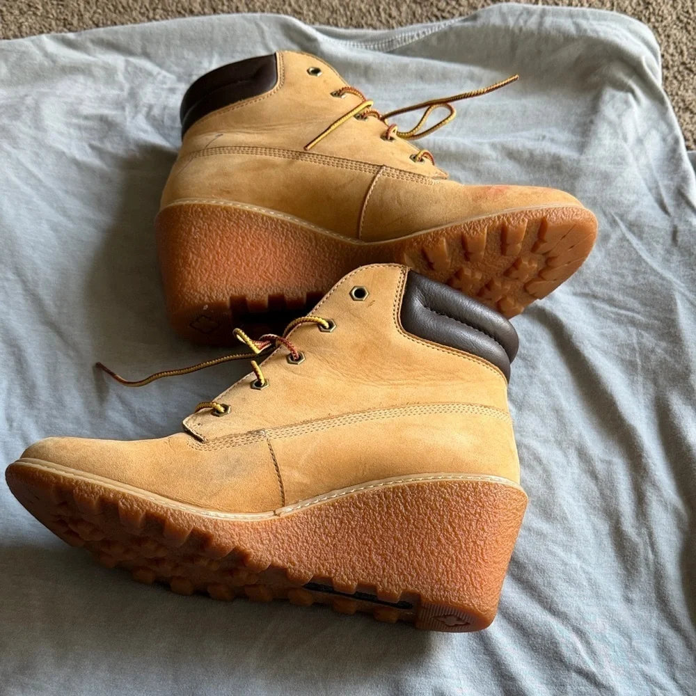 Timberland Tan Leather Platform Boots